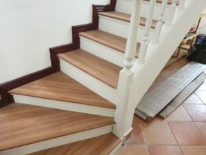 Sửa bậc cầu thang nhựa