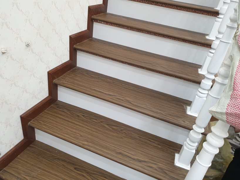 Mặt bậc cầu thang nhựa giả gỗ Hải Phòng