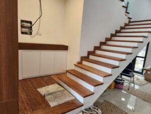Bậc Cầu Thang Nhựa Giả Gỗ Giá Bao Nhiêu